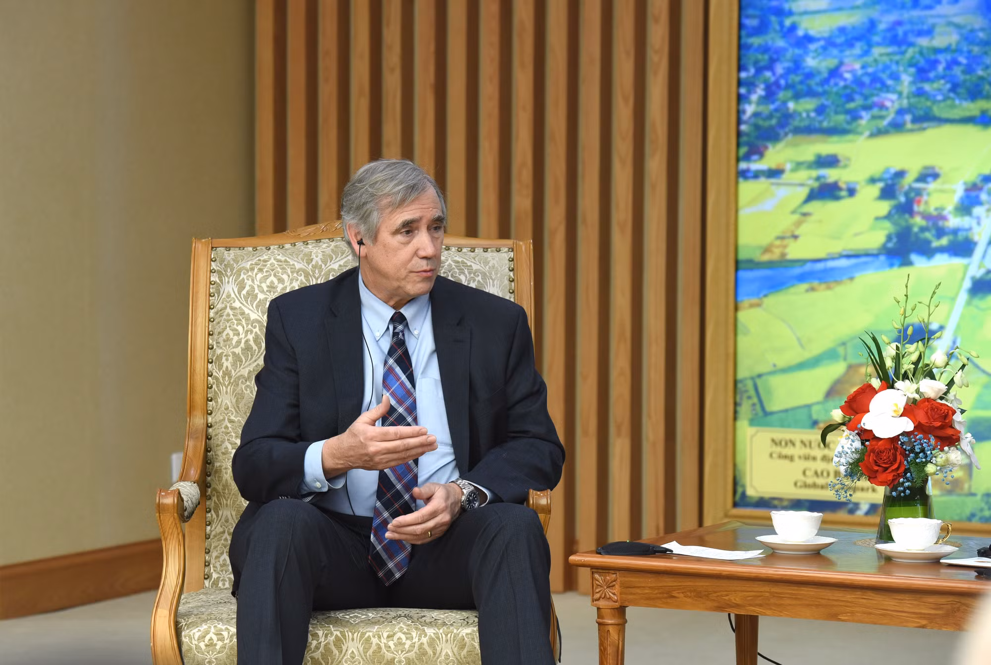 Thượng nghị sĩ bang Oregon Jeff Merkley phát biểu. Thượng nghị sĩ bang Oregon Jeff Merkley phát biểu.