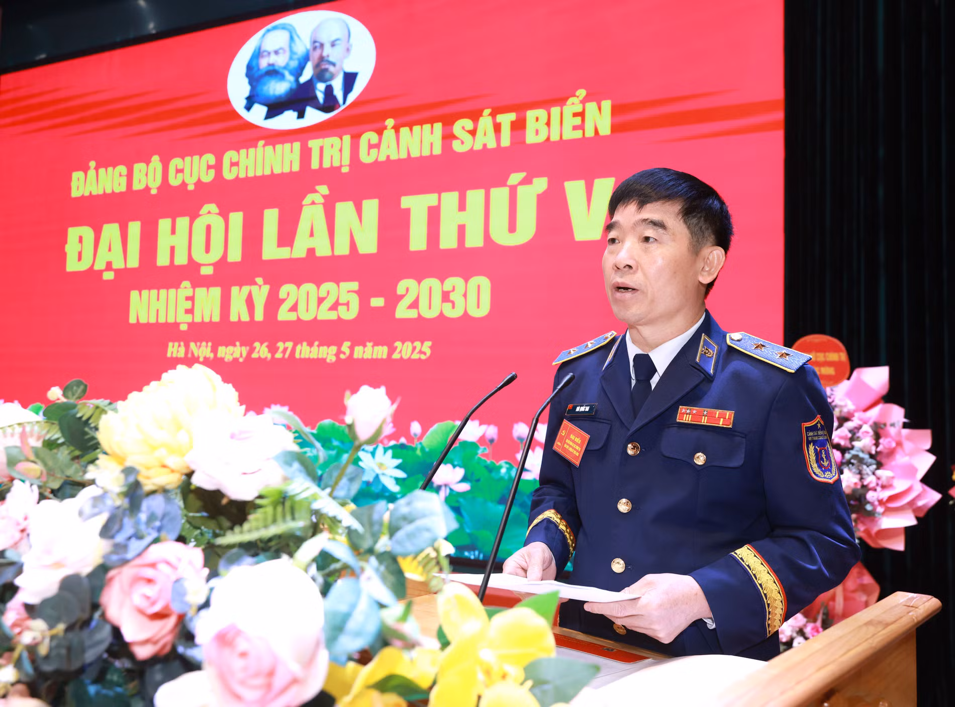 Trung tướng Bùi Quốc Oai, Bí thư Đảng ủy, Chính ủy Cảnh sát biển Việt Nam, phát biểu tại Đại hội. Trung tướng Bùi Quốc Oai, Bí thư Đảng ủy, Chính ủy Cảnh sát biển Việt Nam, phát biểu tại Đại hội.