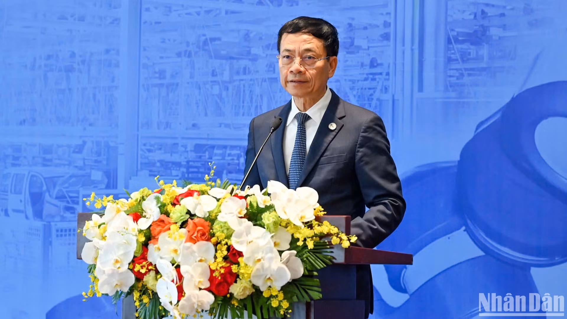 Bộ trưởng Khoa học và Công nghệ Nguyễn Mạnh Hùng phát biểu tại phiên thảo luận về Công nghệ tạo đột phá chuyển đổi xanh và phát triển bền vững trong kỷ nguyên thông minh.(Ảnh: DUY LINH)