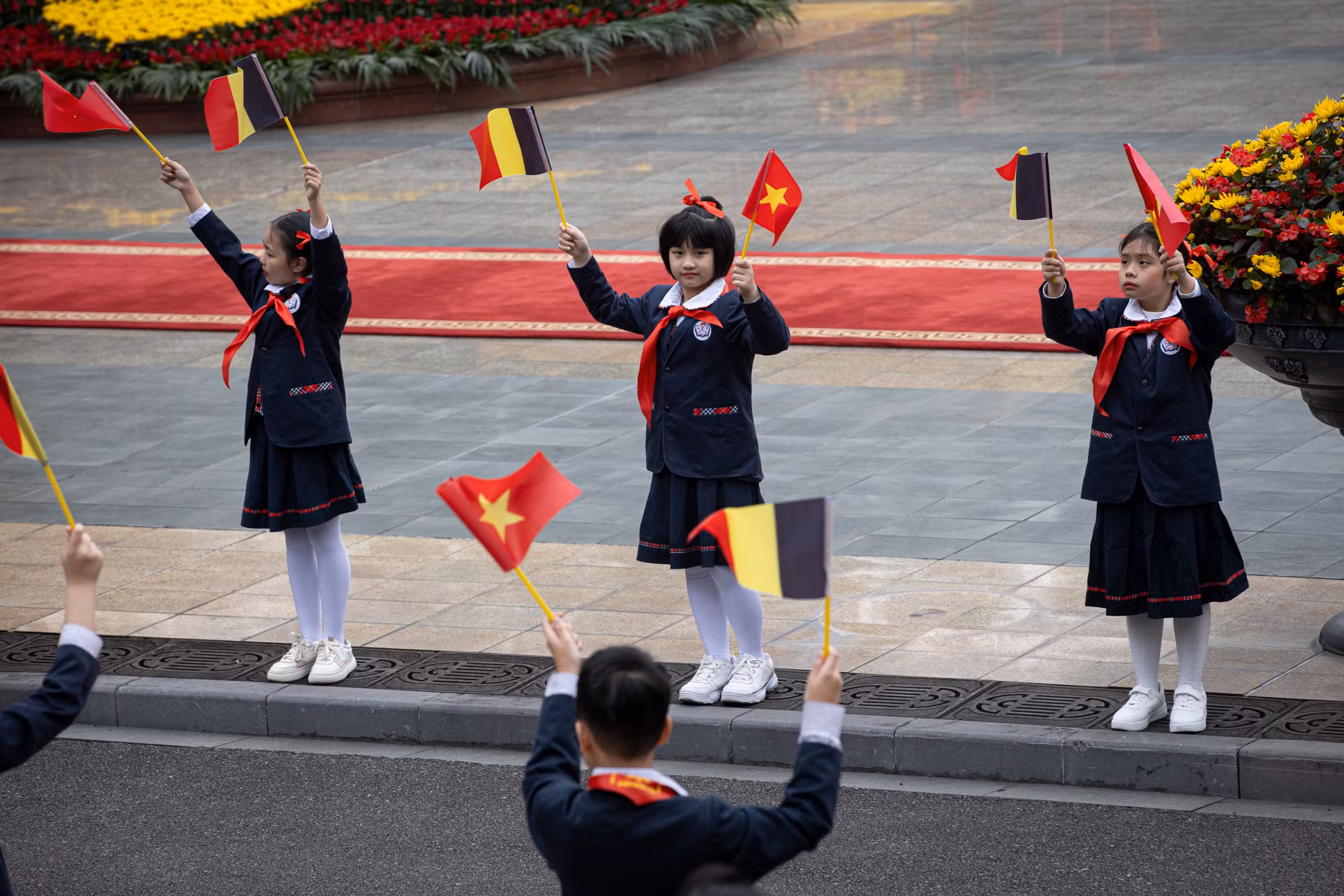 Thiếu nhi Thủ đô chào đón Nhà vua Vương quốc Bỉ Philippe. Thiếu nhi Thủ đô chào đón Nhà vua Vương quốc Bỉ Philippe.