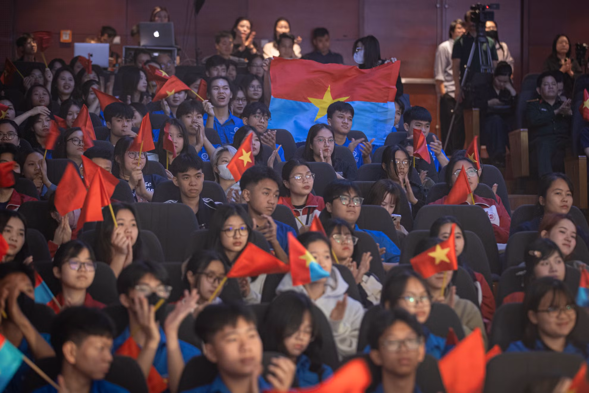 Chương trình "Hà Nội - Ý chí và niềm tin quyết thắng" không chỉ là dịp để ôn lại những ký ức lịch sử mà còn là dịp để thế hệ trẻ hiểu rõ hơn về ý nghĩa lịch sử cũng như bày tỏ lòng biết ơn đối với những anh hùng đã hy sinh cho sự nghiệp giải phóng dân tộc, thống nhất đất nước.