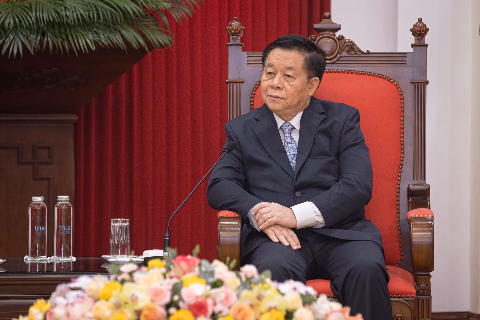 Đồng chí Nguyễn Trọng Nghĩa phát biểu tại buổi tiếp.