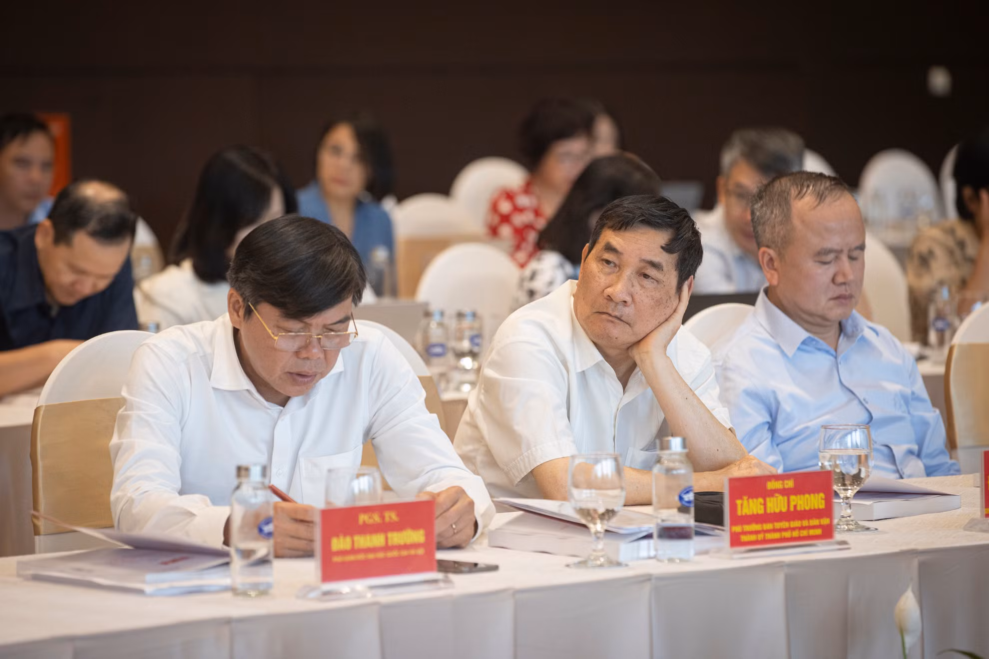 Các đại biểu dự tại hội thảo. Các đại biểu dự tại hội thảo.