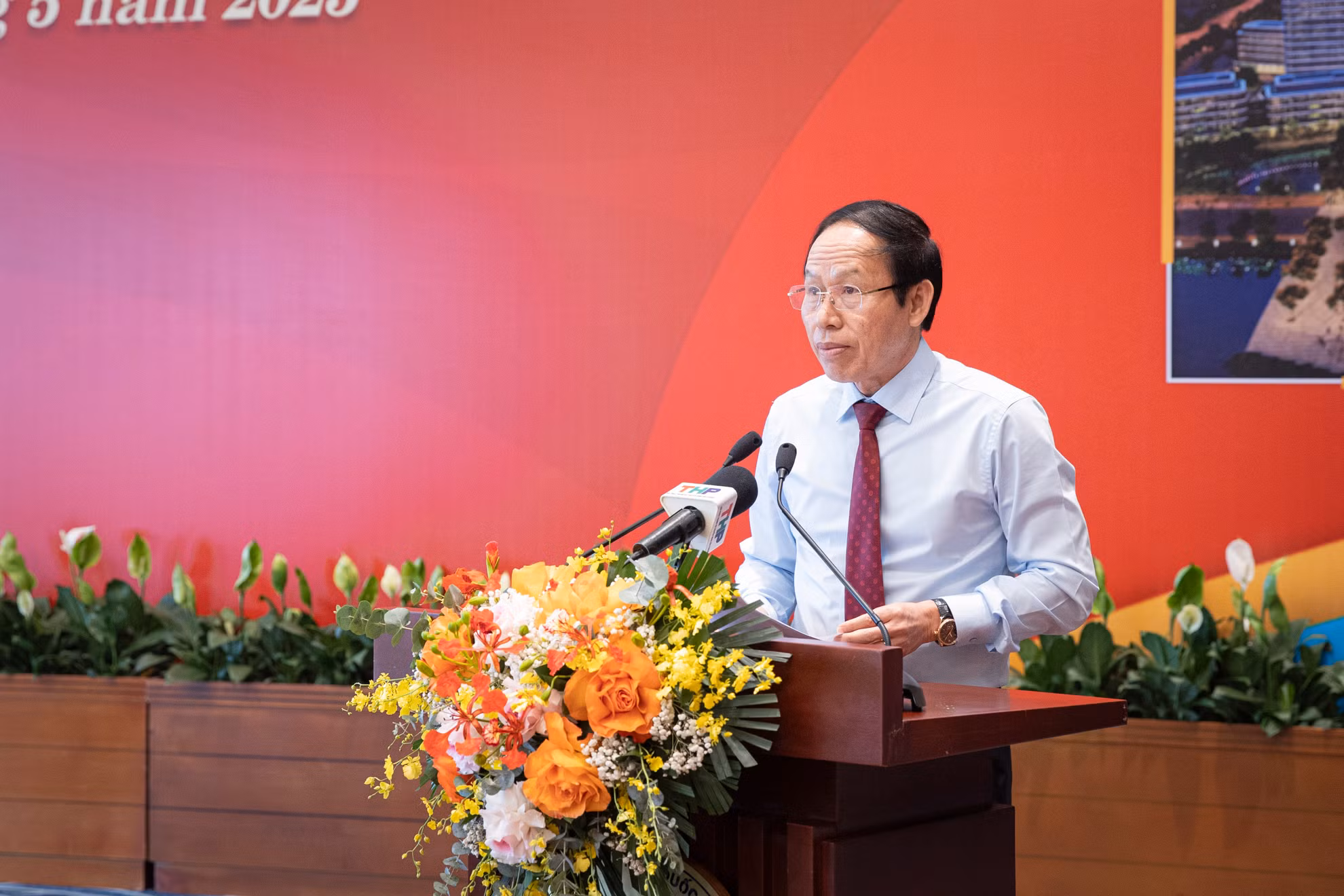 Đồng chí Lê Tiến Châu, Ủy viên Trung ương Đảng, Bí thư Thành ủy Hải Phòng phát biểu Tổng kết hội thảo. Đồng chí Lê Tiến Châu, Ủy viên Trung ương Đảng, Bí thư Thành ủy Hải Phòng phát biểu Tổng kết hội thảo.