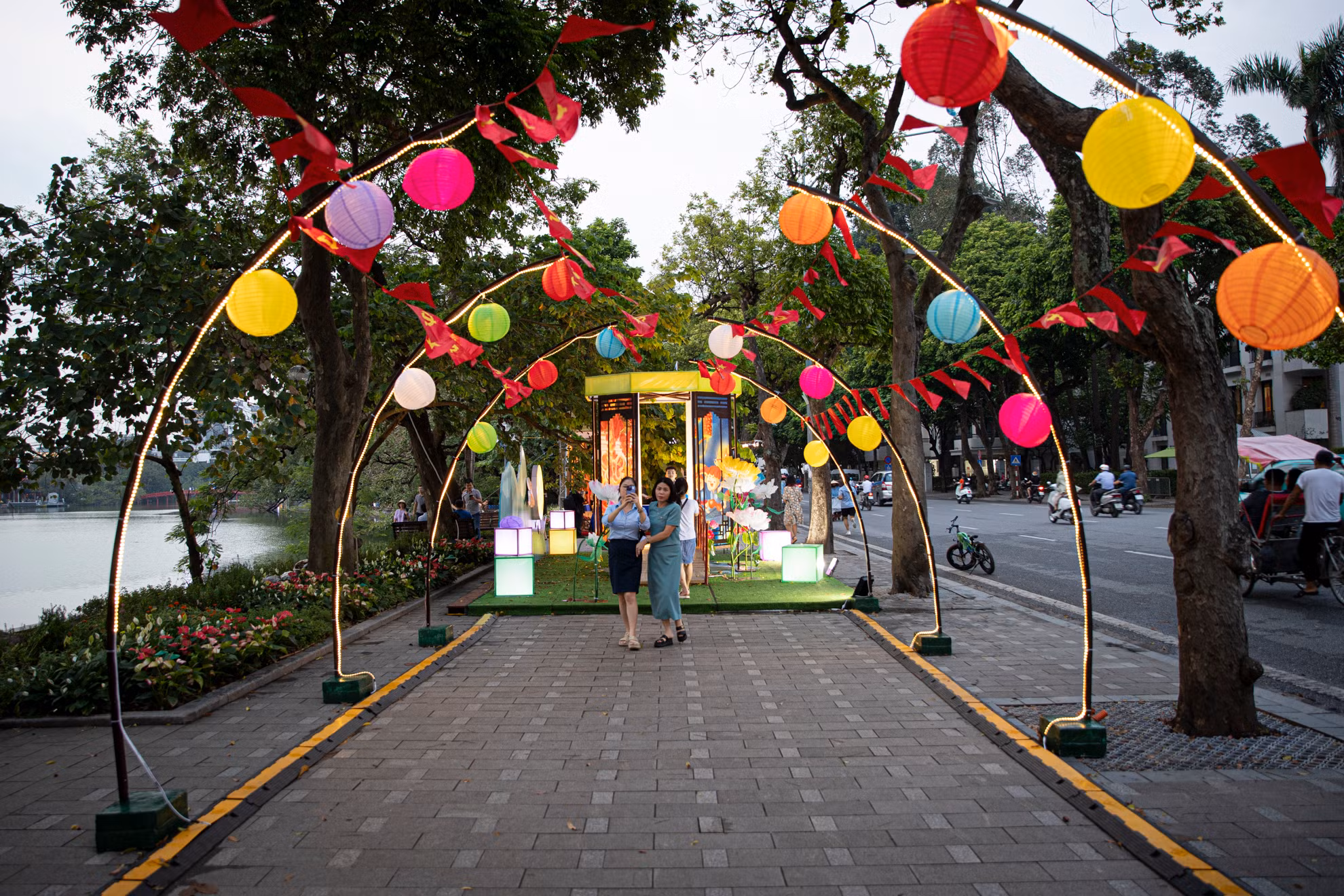 Chương trình Festival Thu Hà Nội lần thứ 2 năm 2024 diễn ra từ ngày 19/9 đến 22/9 tại không gian phố đi bộ hồ Hoàn Kiếm và một số điểm du lịch trên địa bàn Thành phố Hà Nội.