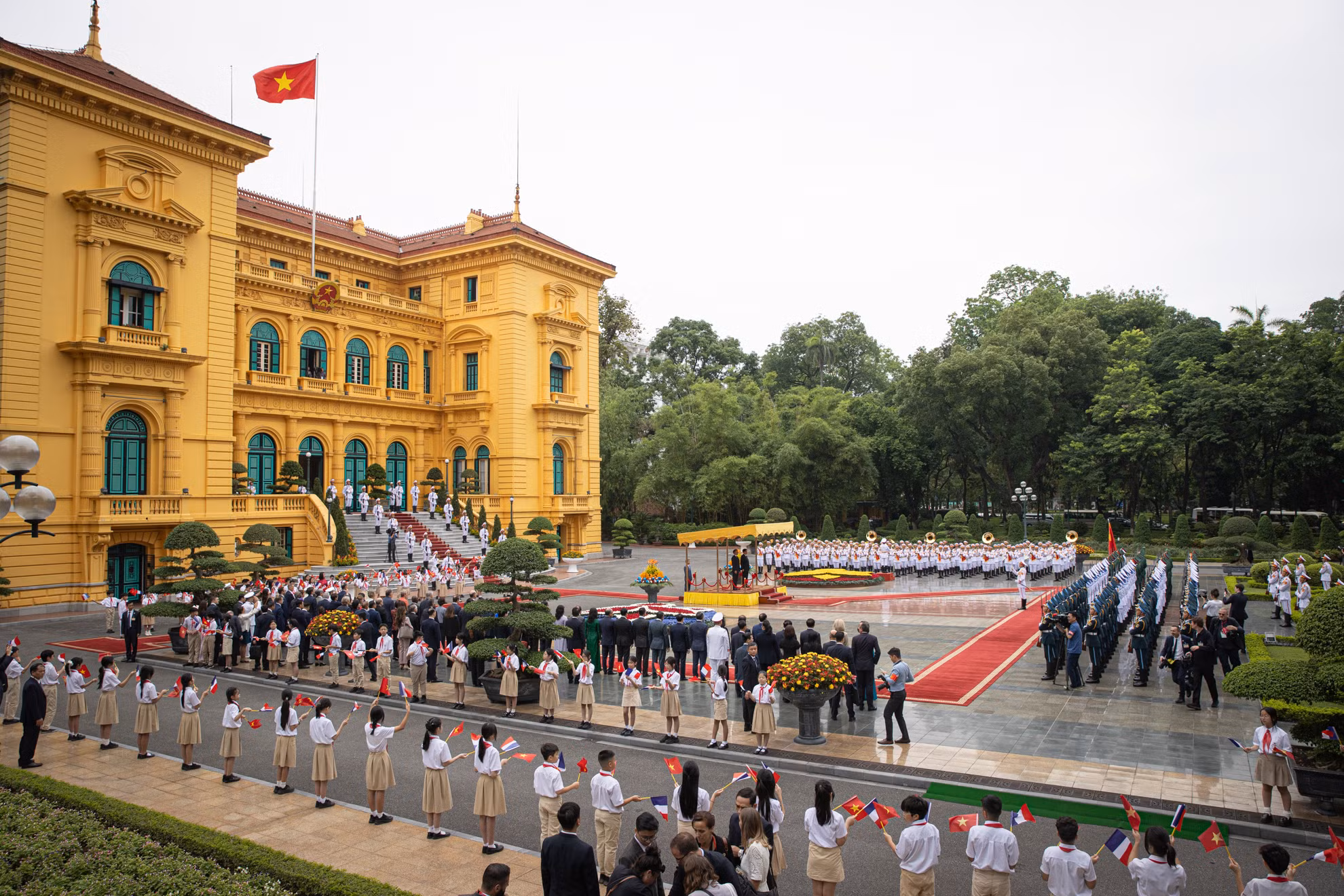 Quang cảnh lễ đón.