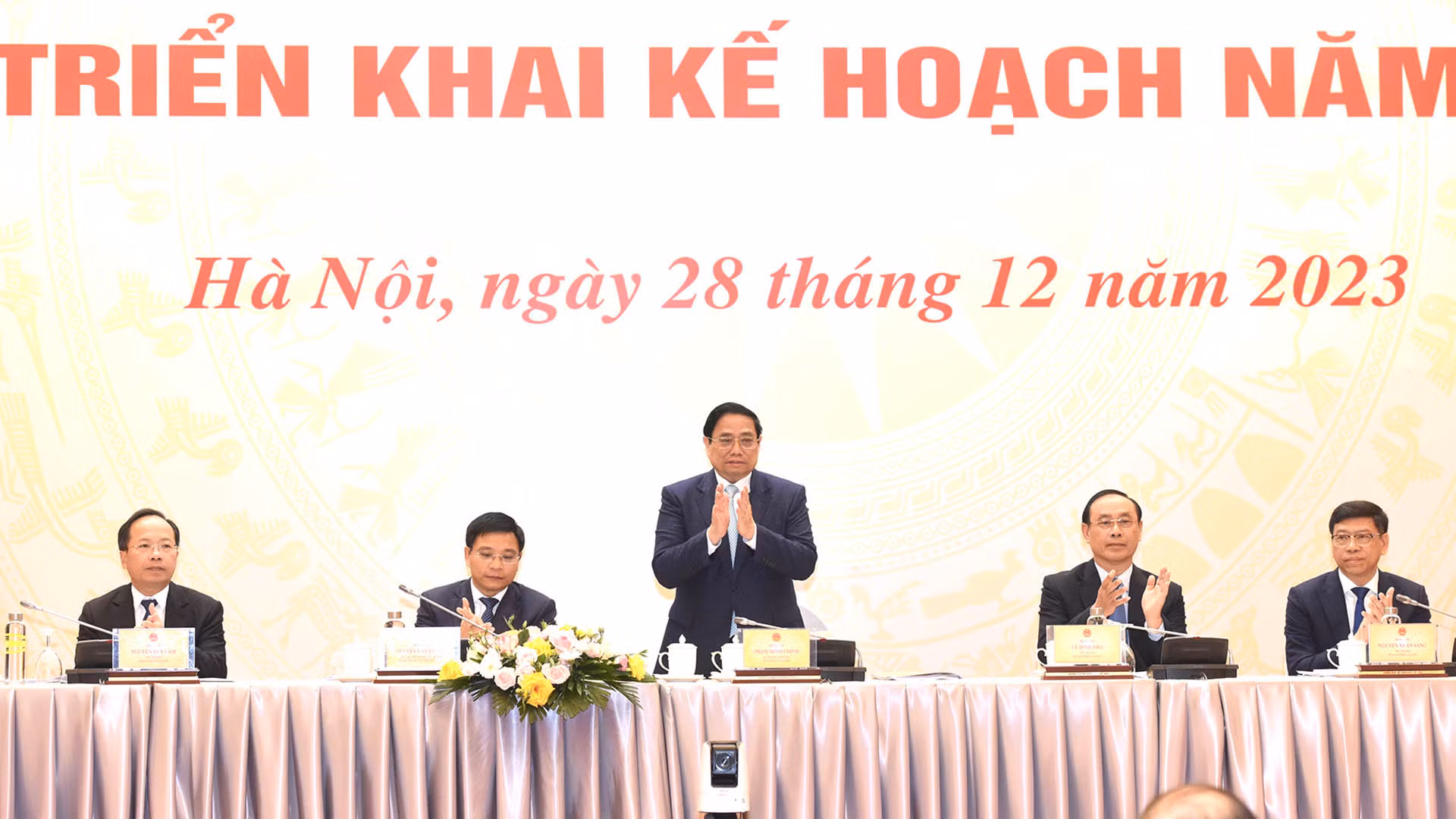 Thủ tướng Phạm Minh Chính dự Hội nghị tổng kết công tác năm 2023 và triển khai kế hoạch năm 2024 của Bộ Giao thông vận tải. Thủ tướng Phạm Minh Chính dự Hội nghị tổng kết công tác năm 2023 và triển khai kế hoạch năm 2024 của Bộ Giao thông vận tải.