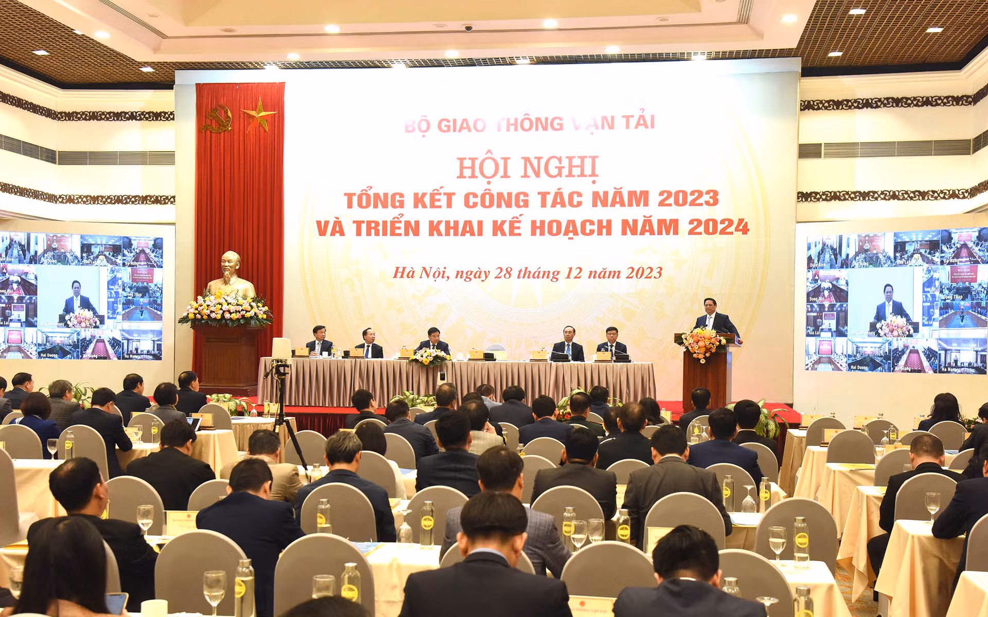 Quang cảnh hội nghị. Quang cảnh hội nghị.