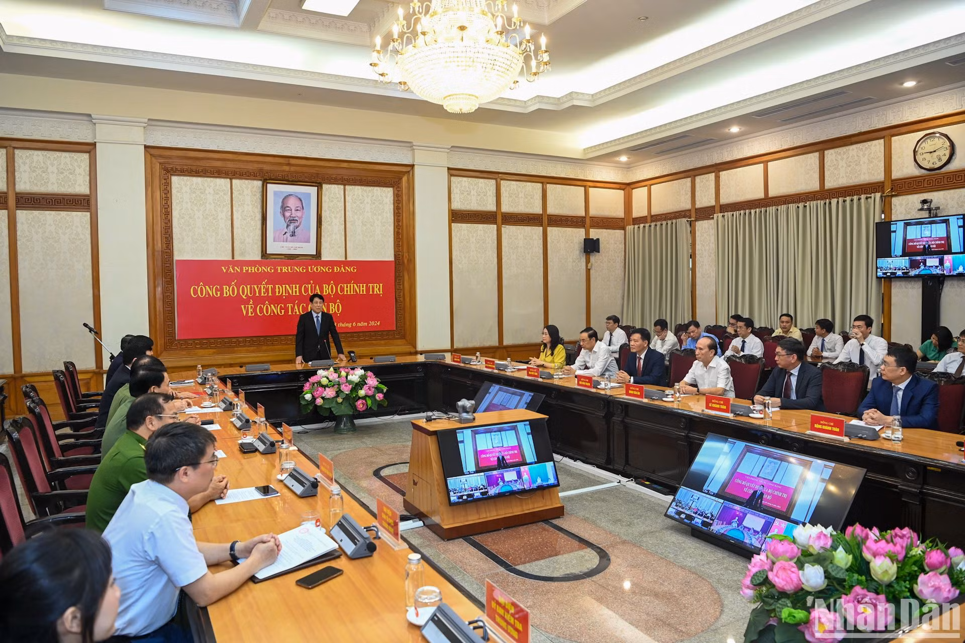 Quang cảnh buổi lễ trao Quyết định bổ nhiệm Chánh Văn phòng Trung ương Đảng.