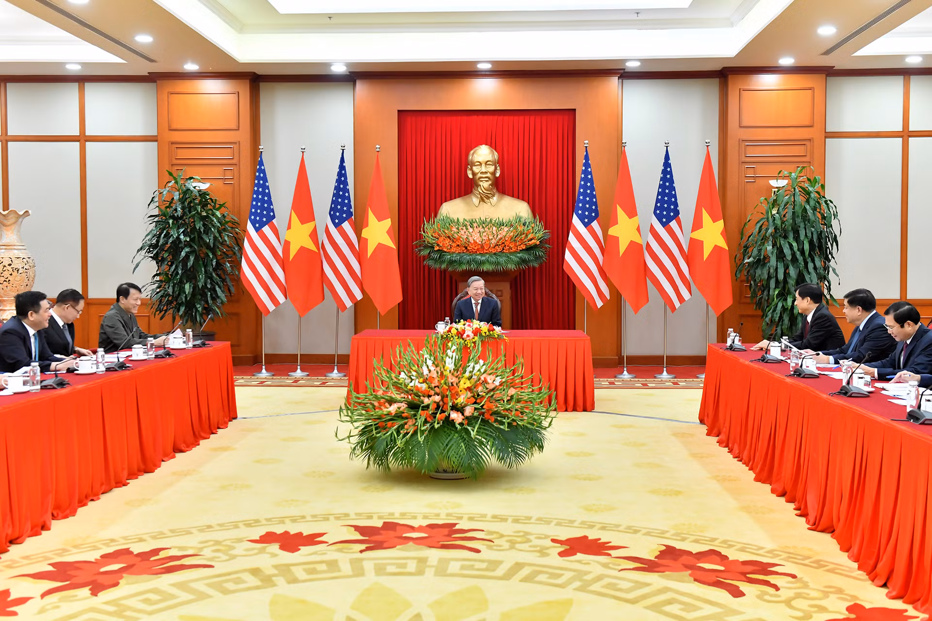 Quang cảnh buổi điện đàm.
