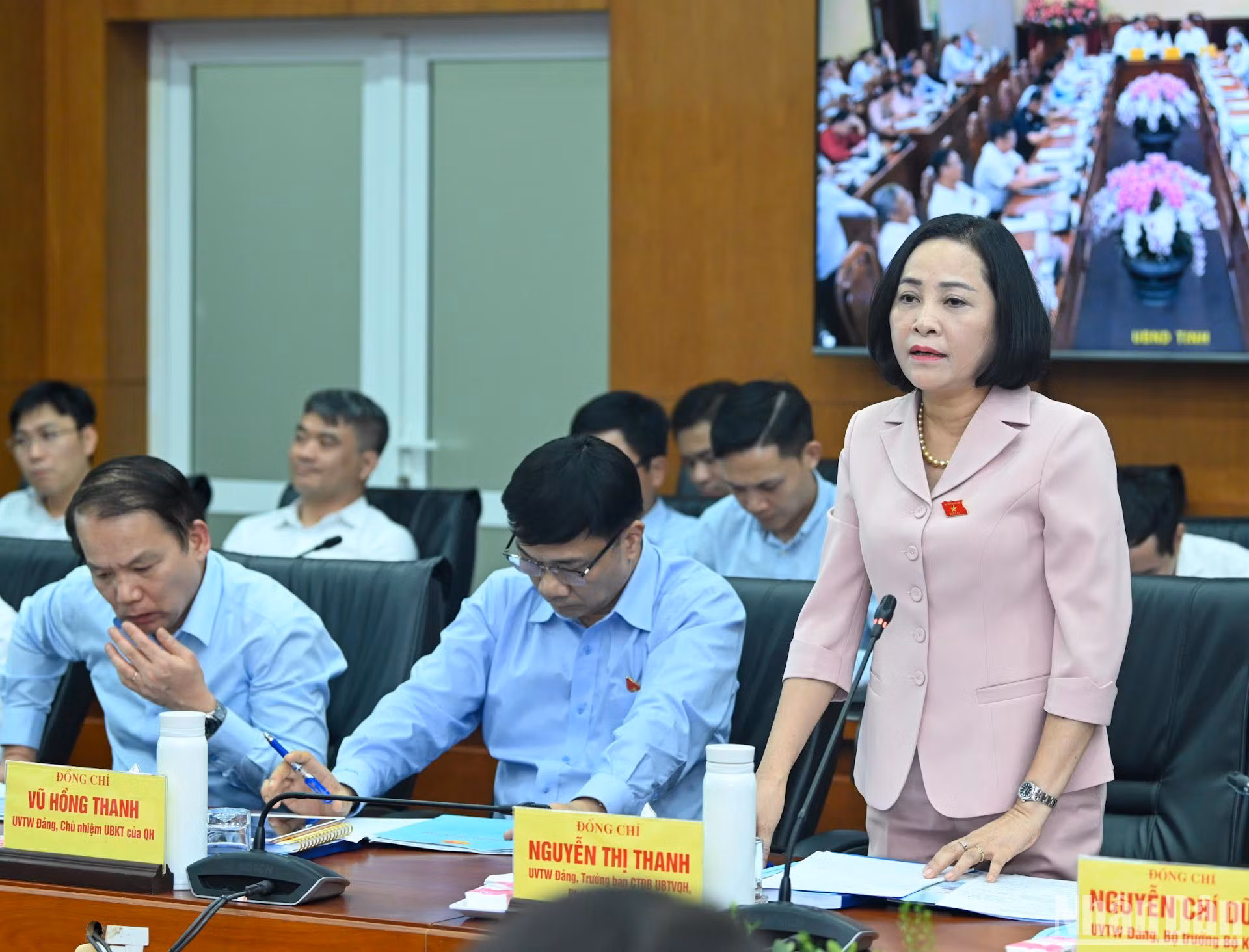 Trưởng Ban Công tác đại biểu Nguyễn Thị Thanh phát biểu ý kiến tại buổi làm việc.