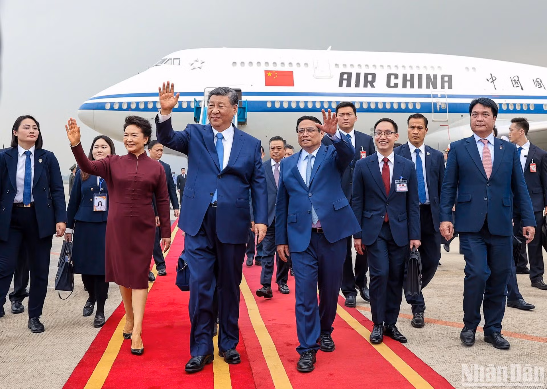 Ðây là chuyến thăm cấp Nhà nước thứ ba của đồng chí Tập Cận Bình đến Việt Nam trên cương vị Tổng Bí thư, Chủ tịch Trung Quốc và được thực hiện vào thời điểm một năm sau chuyến thăm có ý nghĩa lịch sử của Tổng Bí thư Nguyễn Phú Trọng tới Trung Quốc năm 2022.