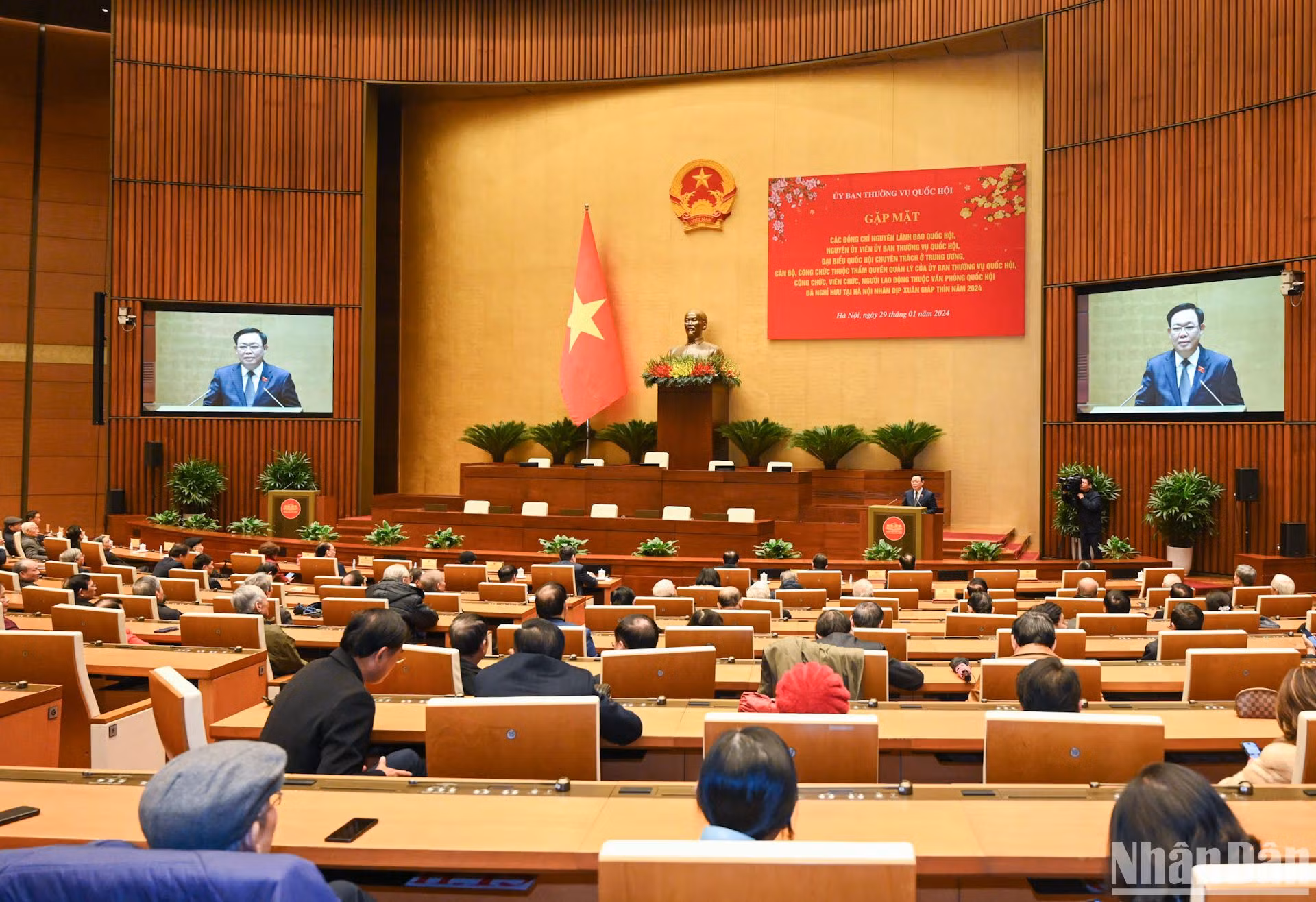 Quang cảnh buổi gặp mặt tại Nhà Quốc hội.