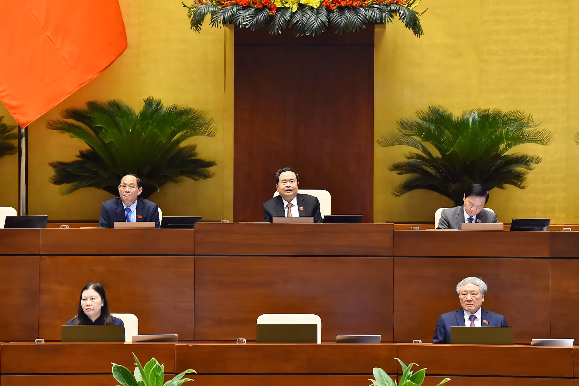 Chủ tịch Quốc hội Trần Thanh Mẫn và các Phó Chủ tịch Quốc hội dự phiên thảo luận về một số nội dung còn ý kiến khác nhau của dự thảo Luật Tổ chức Tòa án nhân dân (sửa đổi).
