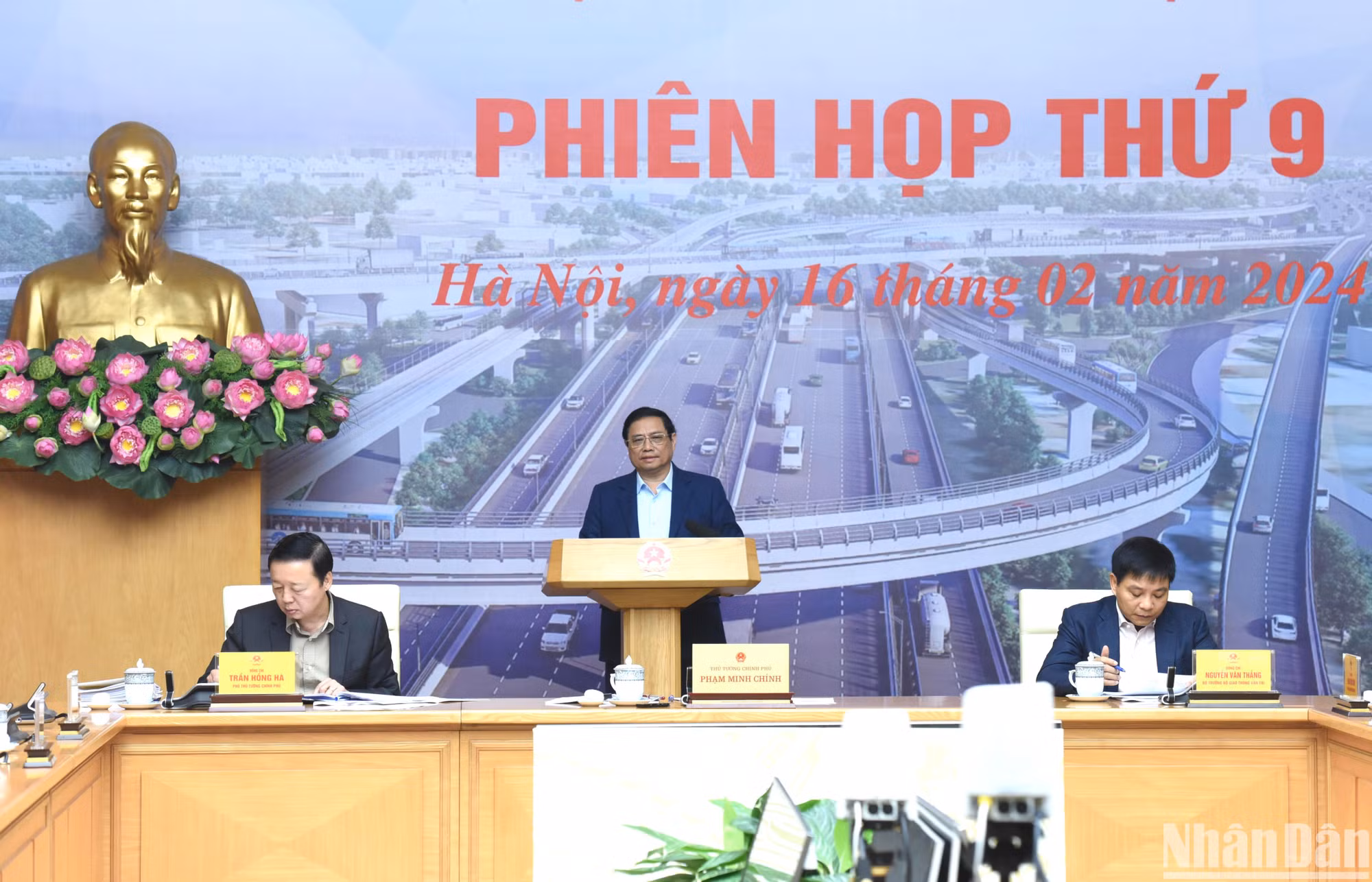 Thủ tướng Phạm Minh Chính dự và chủ trì phiên họp.