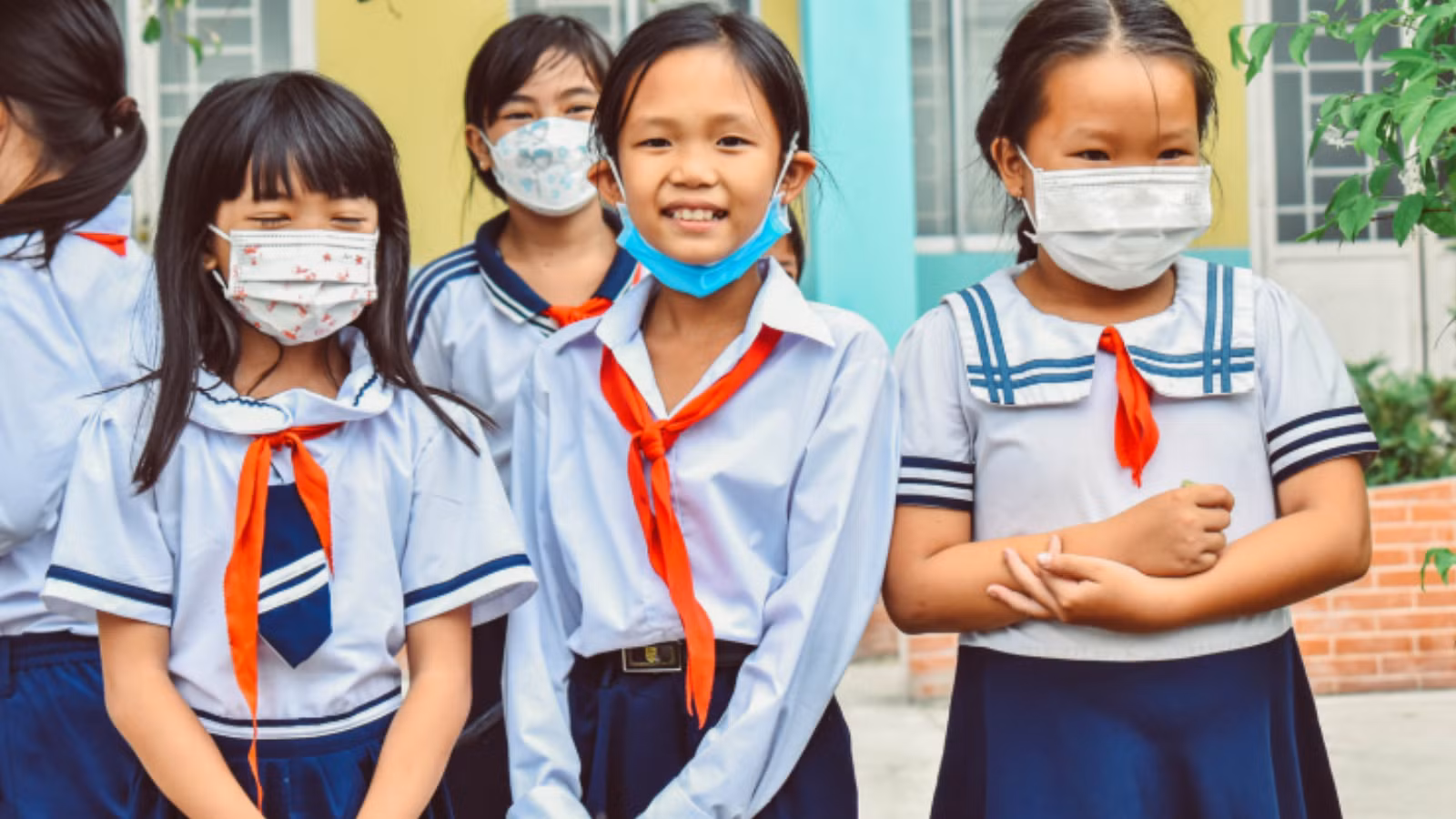 Hiểu rõ, giáo dục là chìa khóa để bước vào tương lai tươi sáng, PowHERful tiếp cận và nắm bắt những khó khăn, cung cấp các thông tin thiết yếu về giới cho các trẻ em gái.