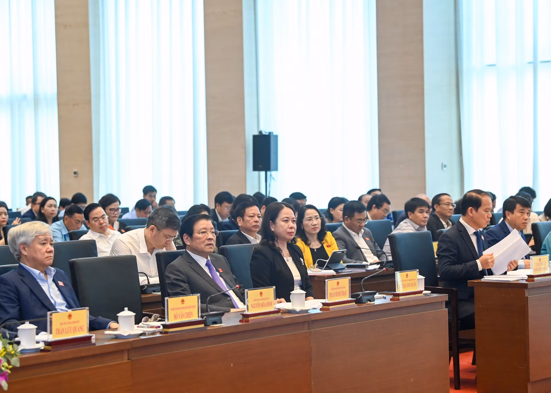 Quyền Chủ tịch nước Võ Thị Ánh Xuân cùng các đồng chí lãnh đạo Đảng, Nhà nước, Mặt trận Tổ quốc Việt Nam dự Hội nghị. Quyền Chủ tịch nước Võ Thị Ánh Xuân cùng các đồng chí lãnh đạo Đảng, Nhà nước, Mặt trận Tổ quốc Việt Nam dự Hội nghị.