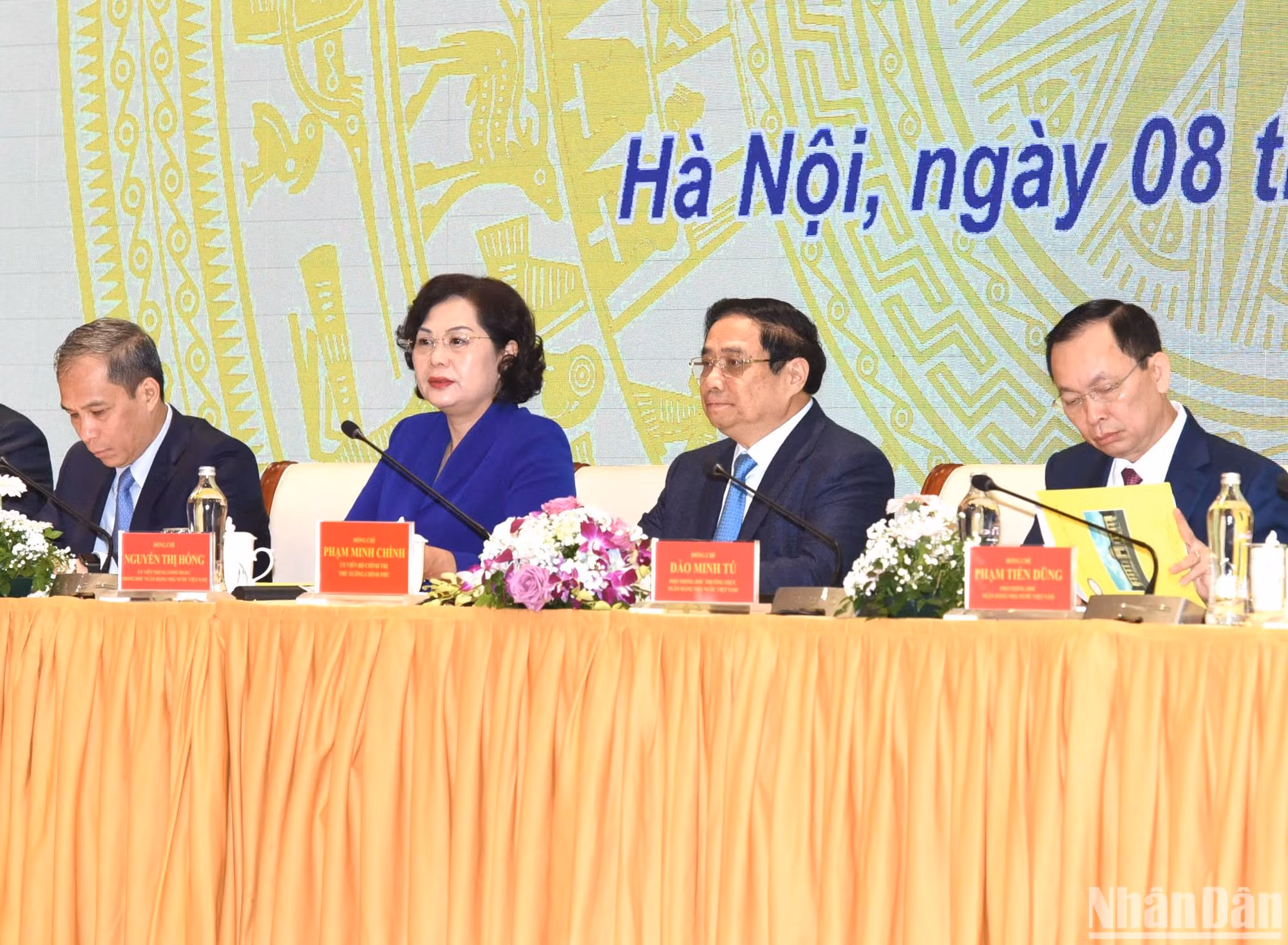 [Ảnh] Thủ tướng dự Hội nghị triển khai nhiệm vụ ngành ngân hàng năm 2024 ảnh 2