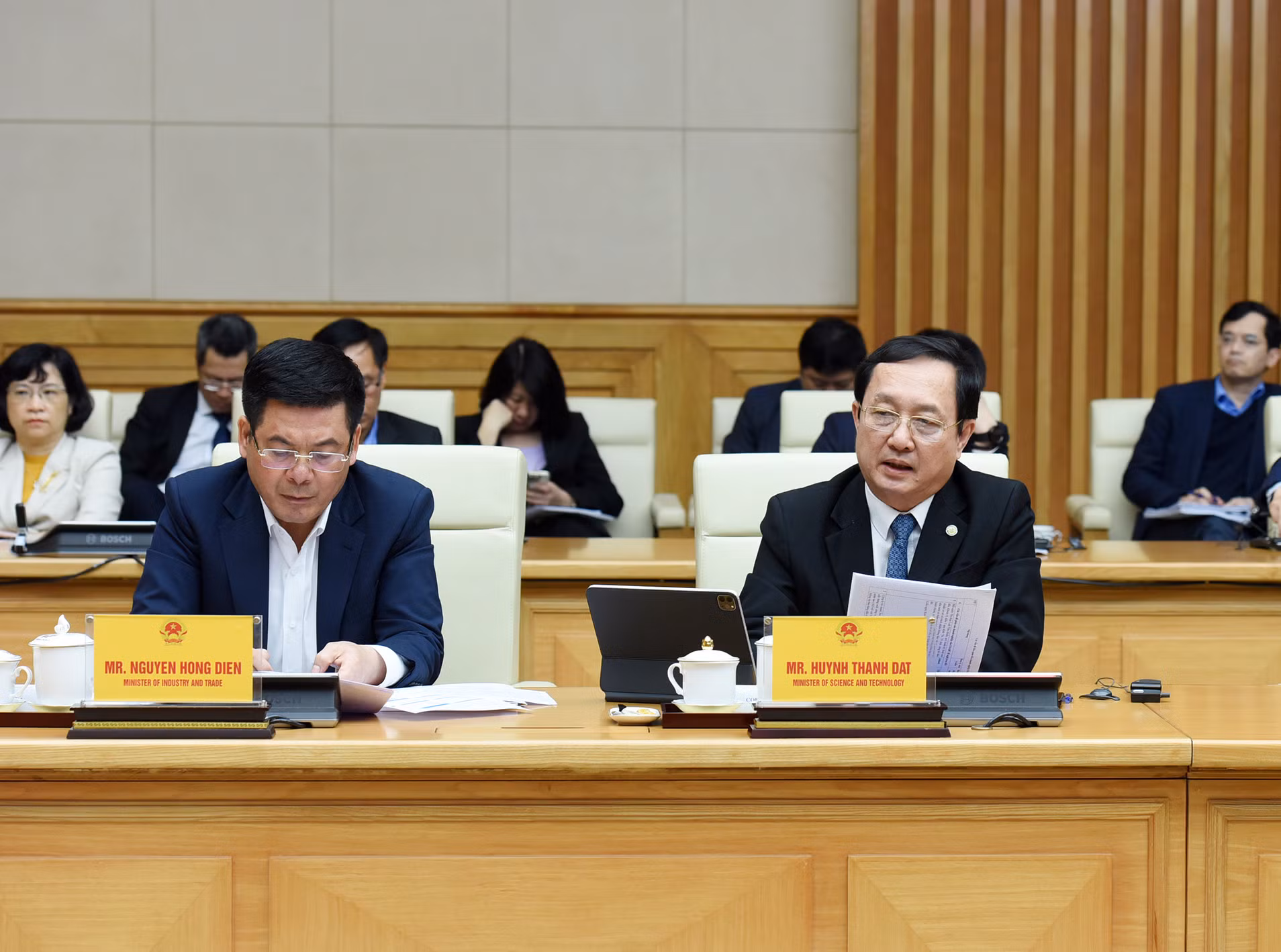 Bộ trưởng Khoa học và Công nghệ Huỳnh Thành Đạt phát biểu. Bộ trưởng Khoa học và Công nghệ Huỳnh Thành Đạt phát biểu.
