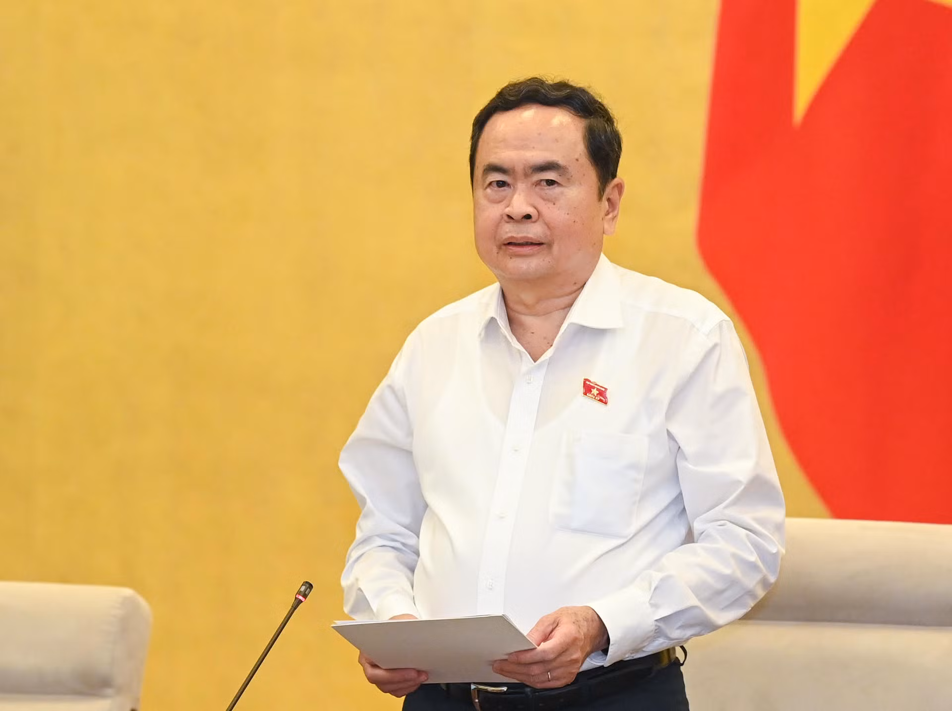 Chủ tịch Quốc hội Trần Thanh Mẫn phát biểu khai mạc phiên họp. Chủ tịch Quốc hội Trần Thanh Mẫn phát biểu khai mạc phiên họp.