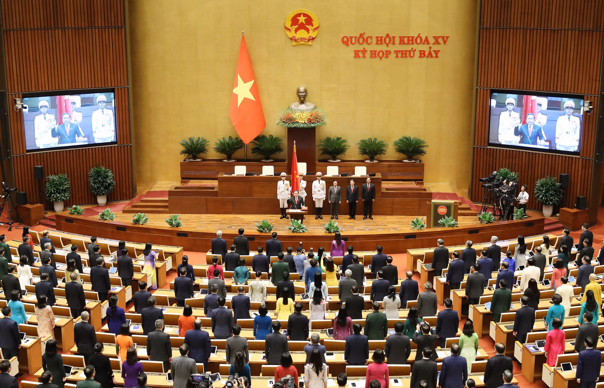 Quang cảnh lễ tuyên thệ nhậm chức của Chủ tịch Quốc hội Trần Thanh Mẫn tại Hội trường Diên Hồng.