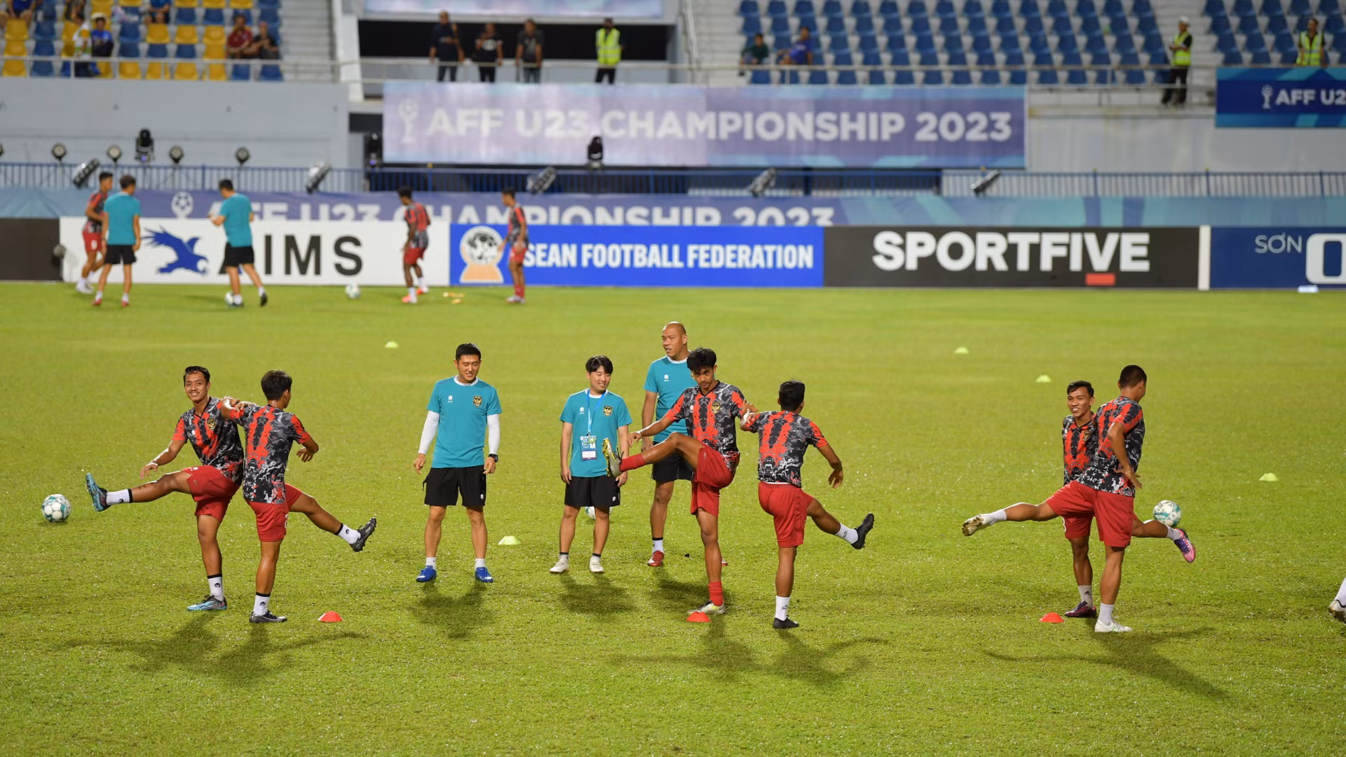 [Ảnh] U23 Việt Nam sẵn sàng cho trận chung kết với U23 Indonesia ảnh 4