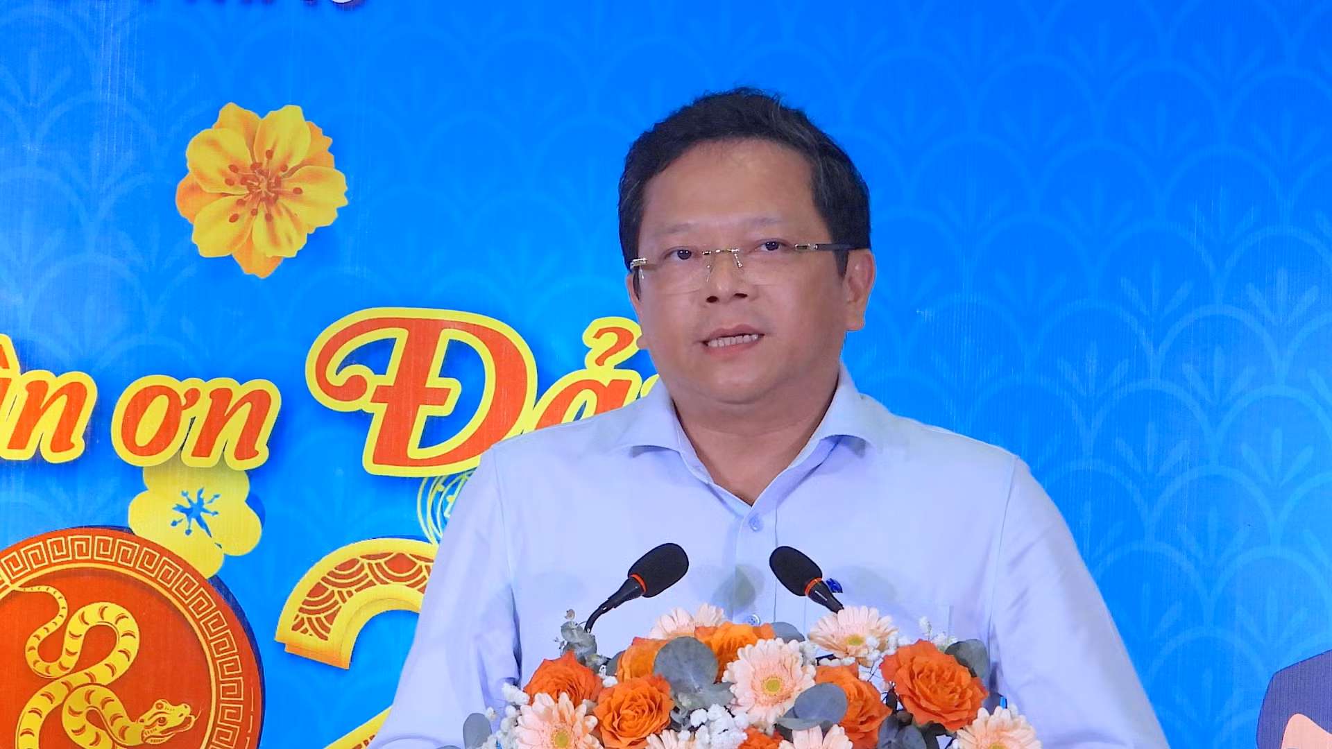Phó Bí thư Thường trực Tỉnh ủy Cà Mau Nguyễn Đức Hiển phát biểu mừng Tết công nhân, người lao động. Phó Bí thư Thường trực Tỉnh ủy Cà Mau Nguyễn Đức Hiển phát biểu mừng Tết công nhân, người lao động.