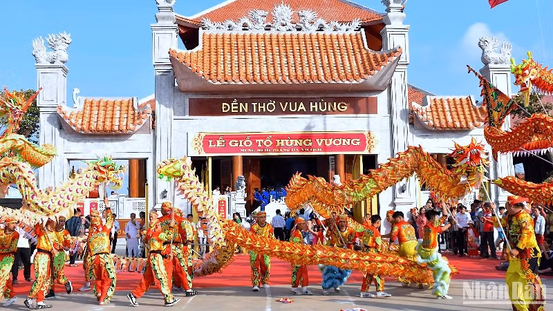 Nghi thức lễ tại Ngày Giỗ Tổ Vua Hùng tỉnh Cà Mau. 