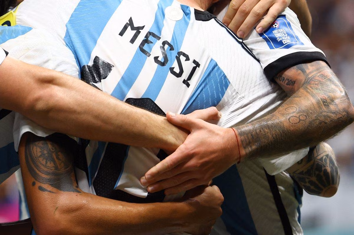Argentina sẽ gặp Croatia tại vòng bán kết World Cup 2022. Argentina sẽ gặp Croatia tại vòng bán kết World Cup 2022.