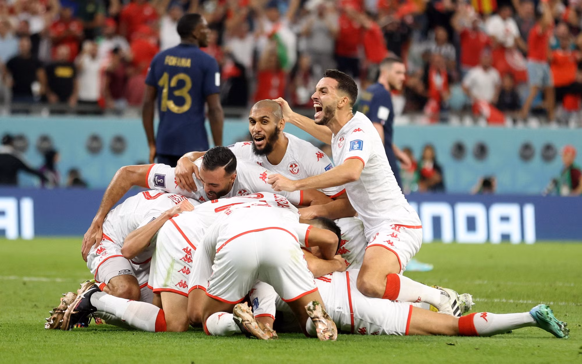 Các cầu thủ Tunisia chia tay World Cup 2022 với chiến thắng 1-0 trước đội tuyển Pháp.
