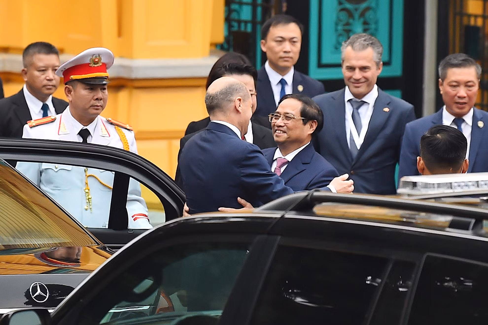 Thủ tướng Phạm Minh Chính đón chào Thủ tướng Olaf Scholz đến thăm và làm việc tại Việt Nam.