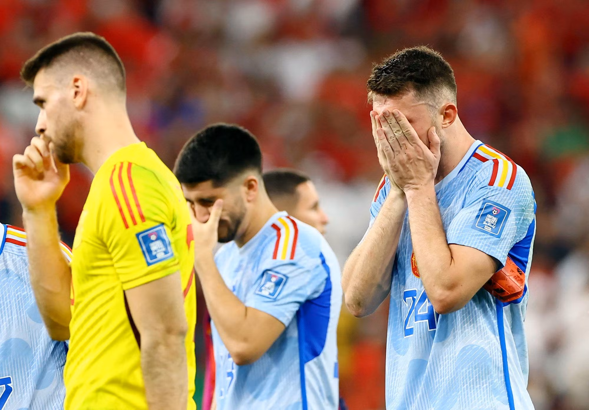 Vòng 1/8 World Cup đáng quên đối với các cầu thủ Tây Ban Nha. Vòng 1/8 World Cup đáng quên đối với các cầu thủ Tây Ban Nha.