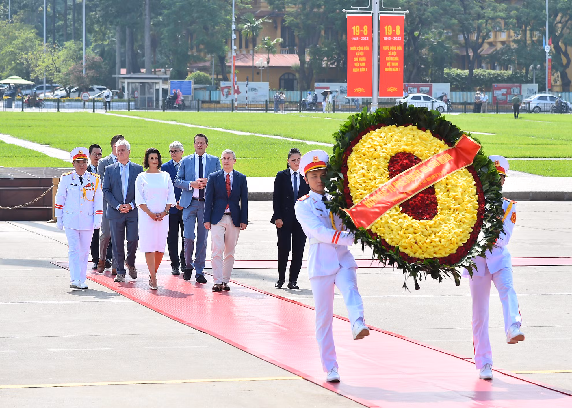 Chuyến thăm Việt Nam của Chủ tịch Thượng viện Vương quốc Bỉ Stephanie D’Hose diễn ra đúng vào dịp năm 2023 đánh dấu chặng đường 50 năm thiết lập quan hệ ngoại giao và 5 năm Đối tác chiến lược trong lĩnh vực nông nghiệp giữa Việt Nam và Bỉ. Chuyến thăm Việt Nam của Chủ tịch Thượng viện Vương quốc Bỉ Stephanie D’Hose diễn ra đúng vào dịp năm 2023 đánh dấu chặng đường 50 năm thiết lập quan hệ ngoại giao và 5 năm Đối tác chiến lược trong lĩnh vực nông nghiệp giữa Việt Nam và Bỉ.