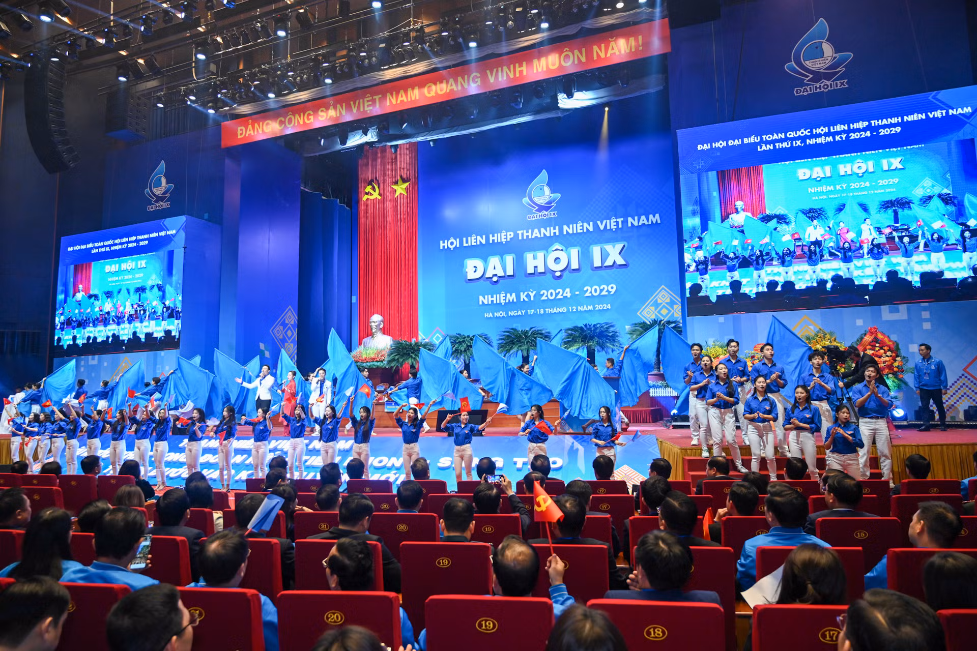 Chương trình nghệ thuật mở đầu chào mừng Đại hội. Chương trình nghệ thuật mở đầu chào mừng Đại hội.