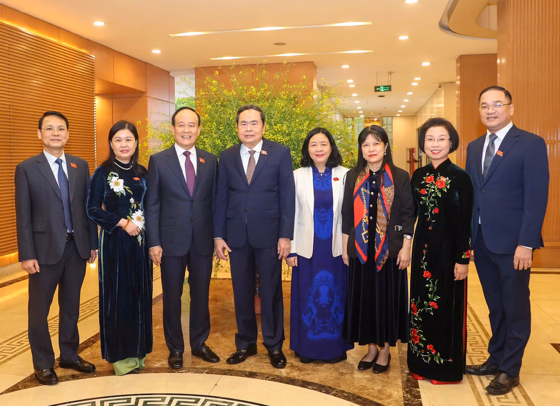 Chủ tịch Quốc hội Trần Thanh Mẫn với các đại biểu dự kỳ họp.