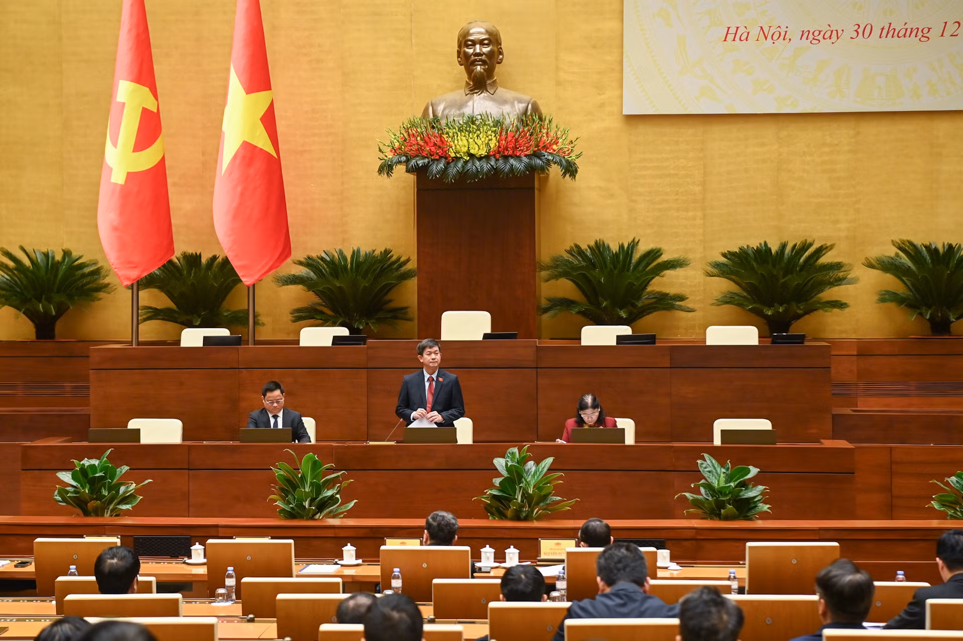 Đoàn Chủ tịch điều hành nội dung thảo luận tại hội nghị.