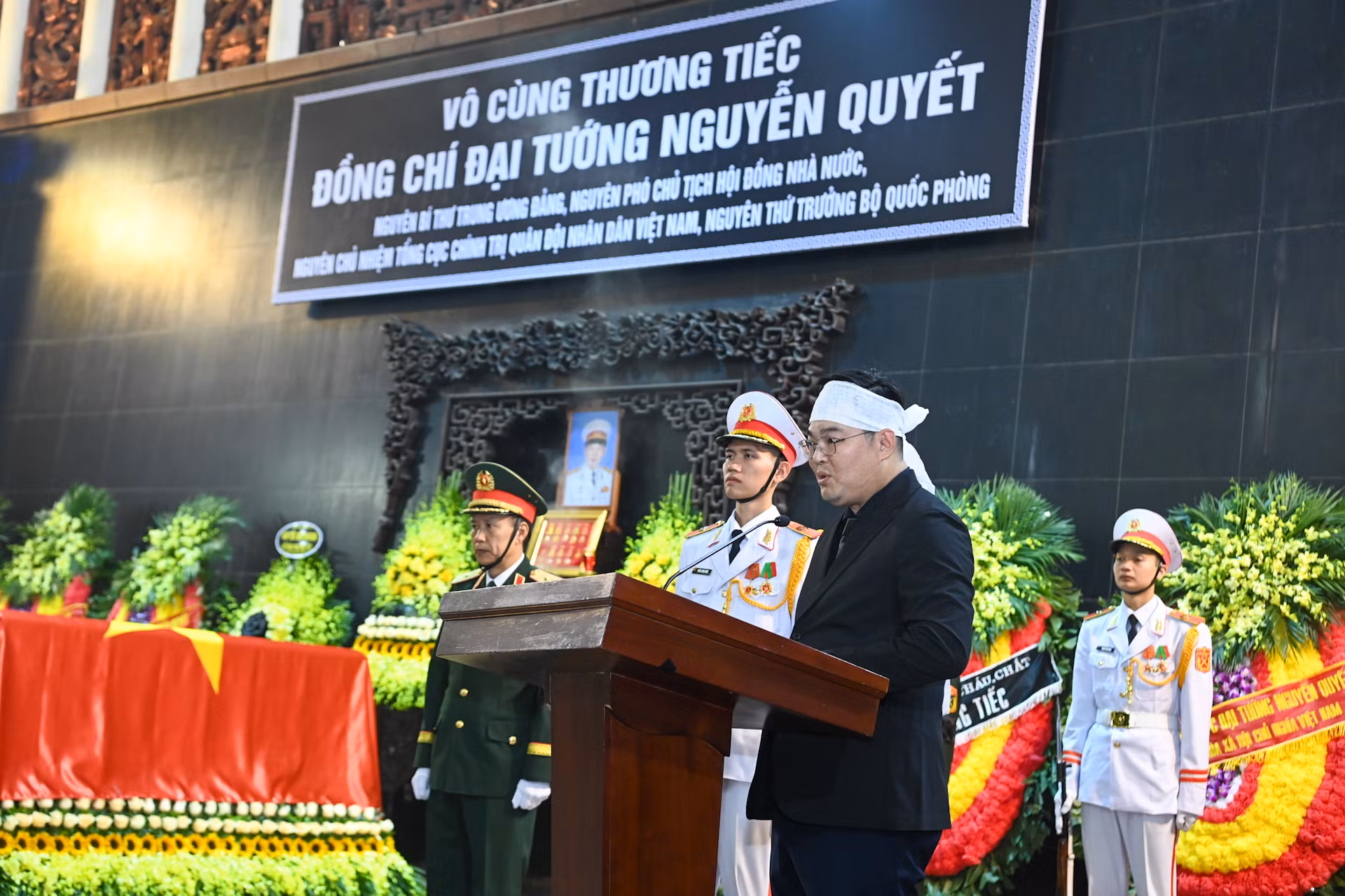Đại diện gia đình đồng chí Đại tướng Nguyễn Quyết phát biểu cảm tạ tại lễ truy điệu.