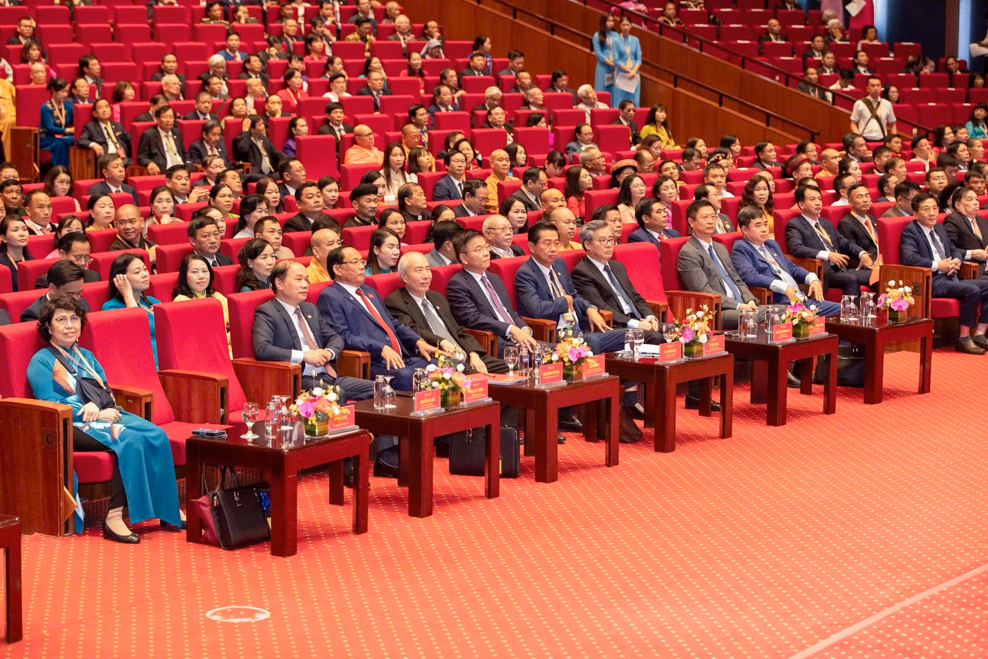 Các đồng chí lãnh đạo, nguyên lãnh đạo Đảng, Nhà nước dự phiên bế mạc.