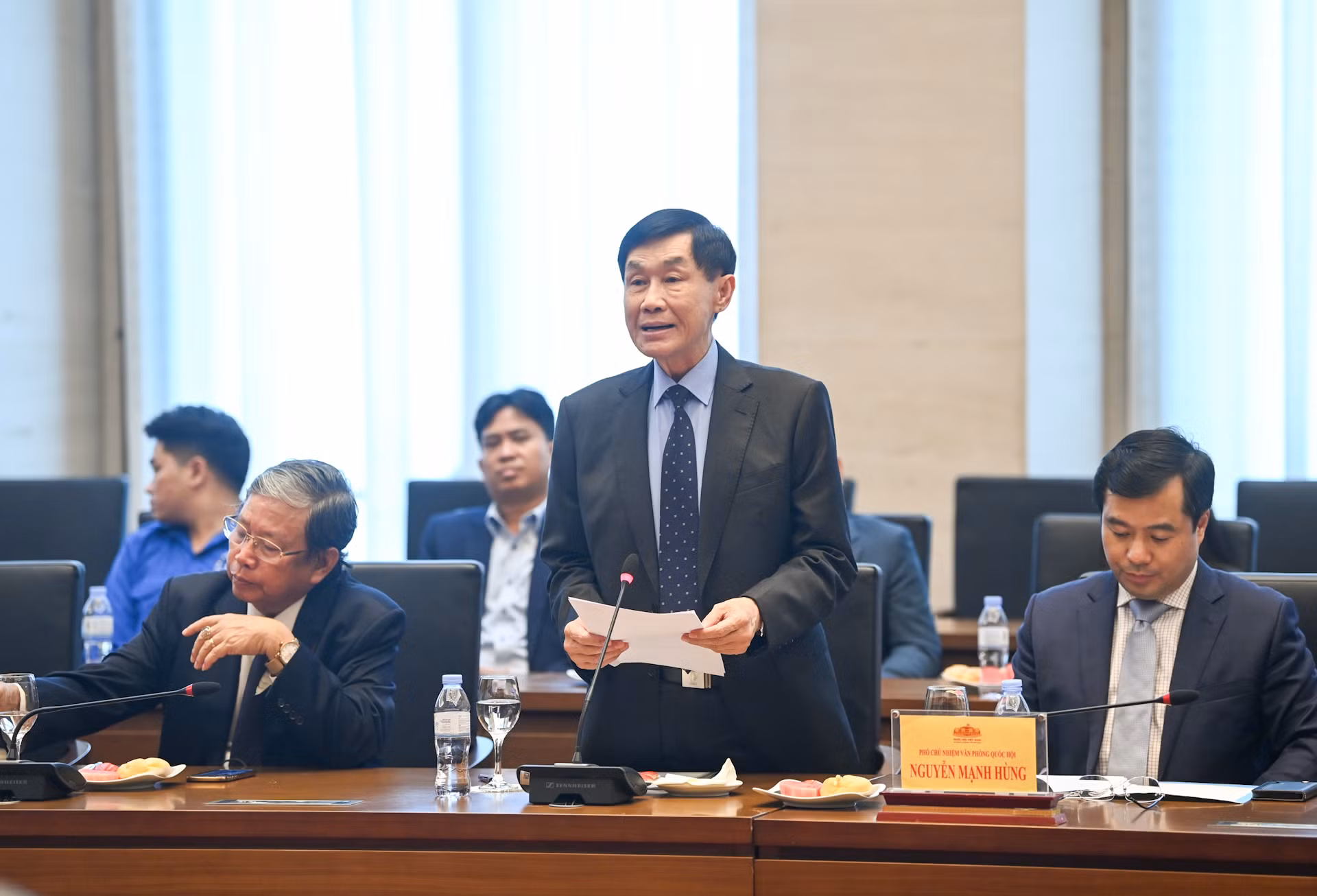 Ông Nguyễn Hạnh, Chủ tịch Tập đoàn Liên Thái Bình Dương phát biểu tại cuộc gặp mặt.