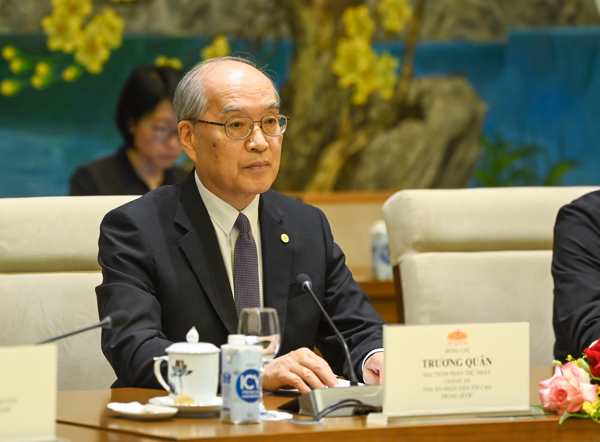 Chánh án Tòa án nhân dân tối cao Trung Quốc Trương Quân phát biểu tại cuộc tiếp. Chánh án Tòa án nhân dân tối cao Trung Quốc Trương Quân phát biểu tại cuộc tiếp.