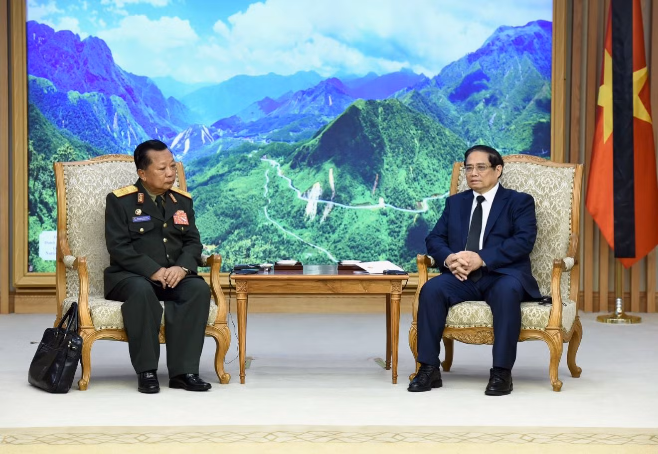 Thủ tướng Phạm Minh Chính tiếp Đại tướng Chansamone Chanyalath, Phó Thủ tướng, Bộ trưởng Quốc phòng Lào. Thủ tướng Phạm Minh Chính tiếp Đại tướng Chansamone Chanyalath, Phó Thủ tướng, Bộ trưởng Quốc phòng Lào.
