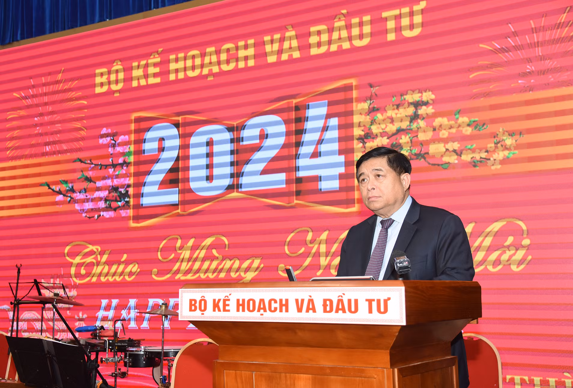 Bộ trưởng Kế hoạch và Đầu tư Nguyễn Chí Dũng phát biểu. Bộ trưởng Kế hoạch và Đầu tư Nguyễn Chí Dũng phát biểu.