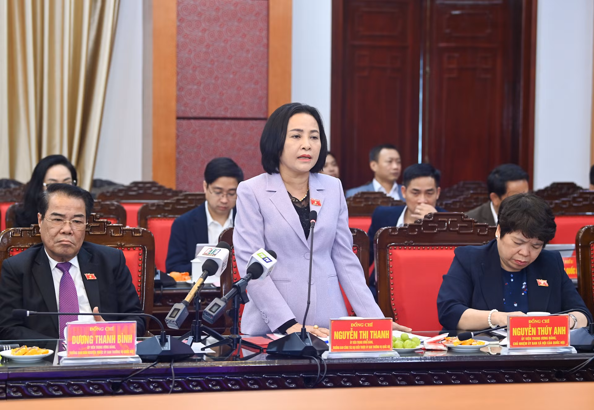 Trưởng ban Công tác đại biểu, Phó Trưởng ban Tổ chức Trung ương Nguyễn Thị Thanh phát biểu tại buổi làm việc. Trưởng ban Công tác đại biểu, Phó Trưởng ban Tổ chức Trung ương Nguyễn Thị Thanh phát biểu tại buổi làm việc.