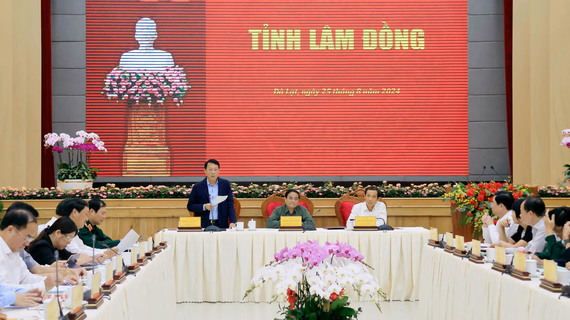 Ủy viên Bộ Chính trị, Bộ trưởng Công an Lương Tam Quang phát biểu ý kiến tại buổi làm việc với Ban Thường vụ Tỉnh ủy Lâm Đồng.