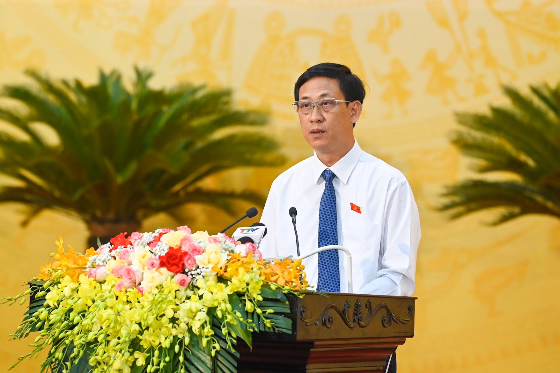 Phó Trưởng Đoàn đại biểu Quốc hội tỉnh Thanh Hóa Mai Văn Hải trình bày báo cáo kết quả kỳ họp thứ 7, Quốc hội khóa XV.