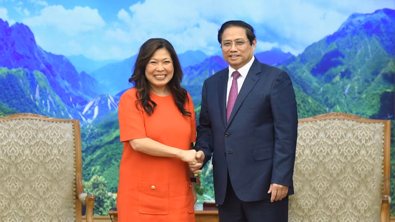 Thủ tướng Phạm Minh Chính đón bà Mary Ng, Bộ trưởng Phụ trách Phát triển kinh tế, Thương mại quốc tế và Xúc tiến xuất khẩu Canada.