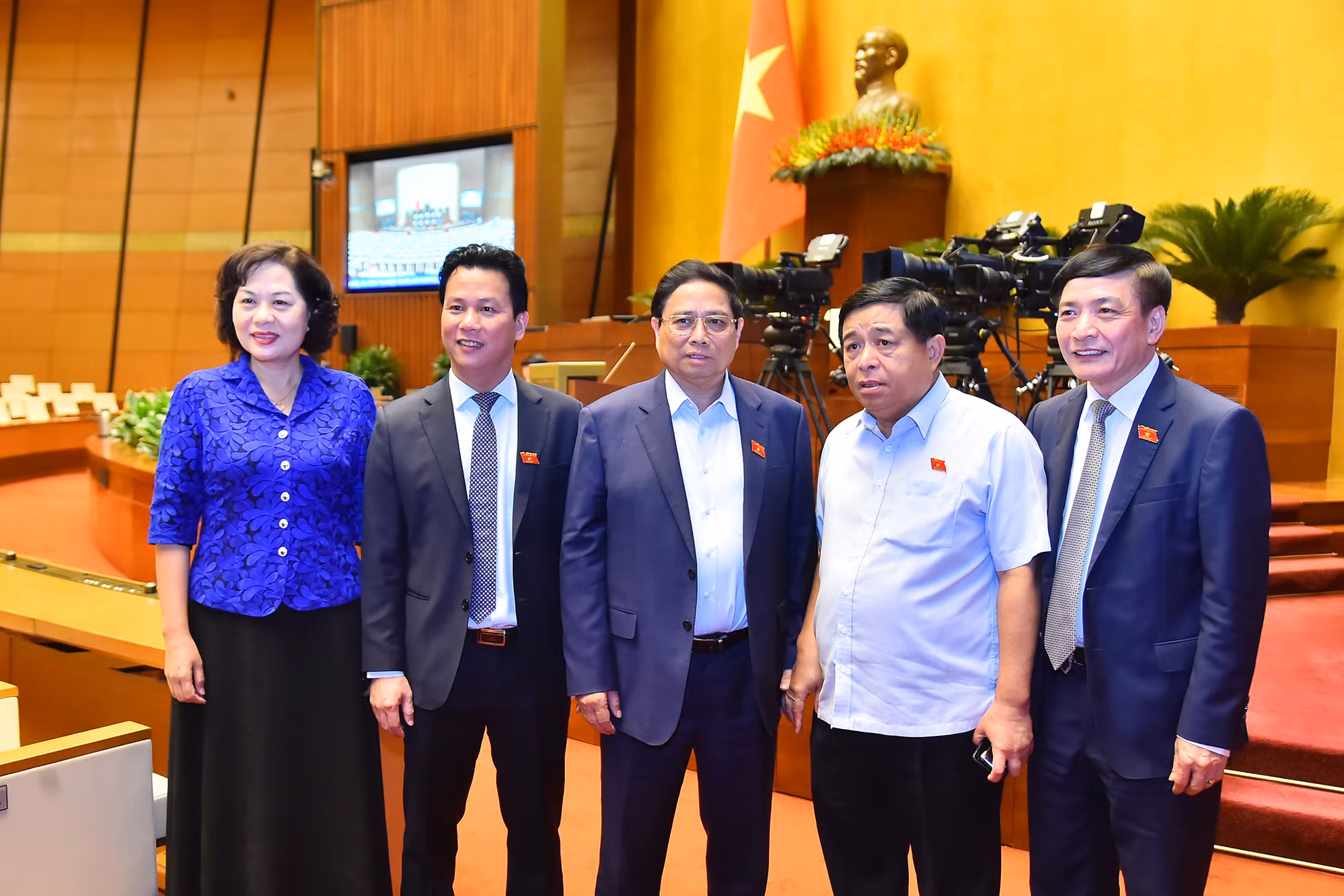 Thủ tướng Phạm Minh Chính và các đại biểu tại phiên chất vấn và trả lời chất vấn.