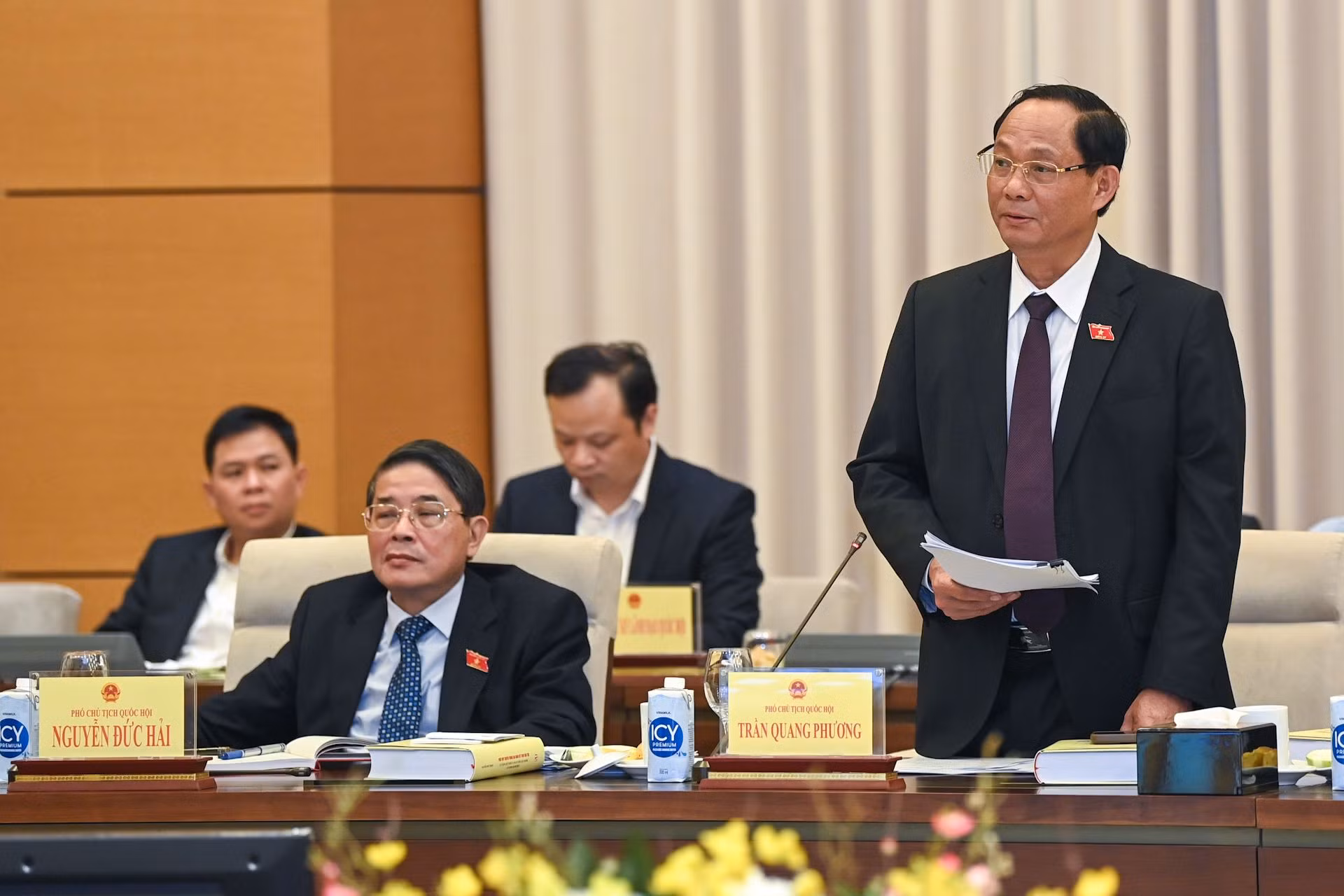 Phó Chủ tịch Quốc hội Trần Quang Phương phát biểu ý kiến tại hội nghị.