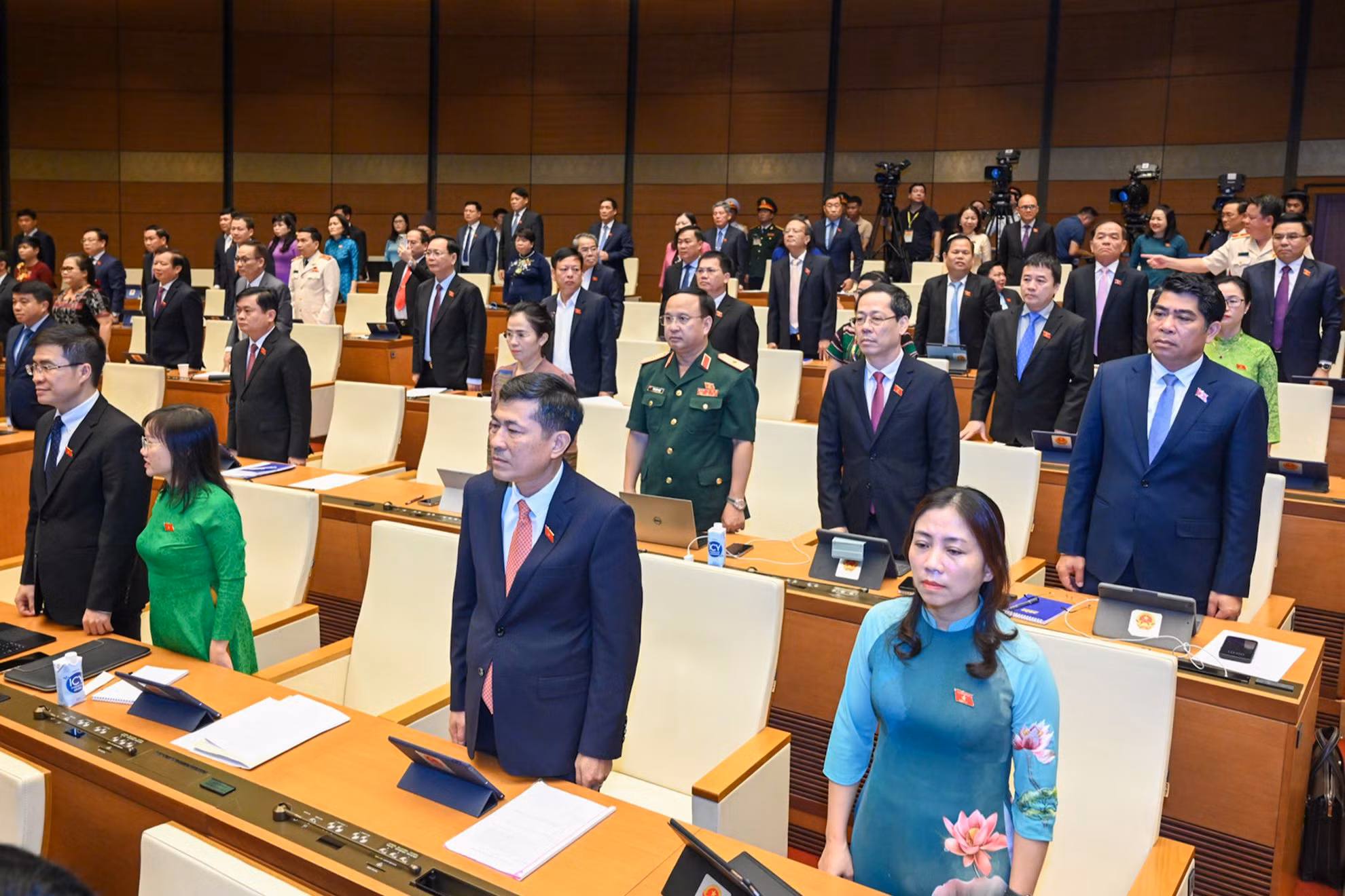 Các đại biểu Quốc hội chứng kiến Lễ tuyên thệ nhậm chức của Chủ tịch nước Tô Lâm.
