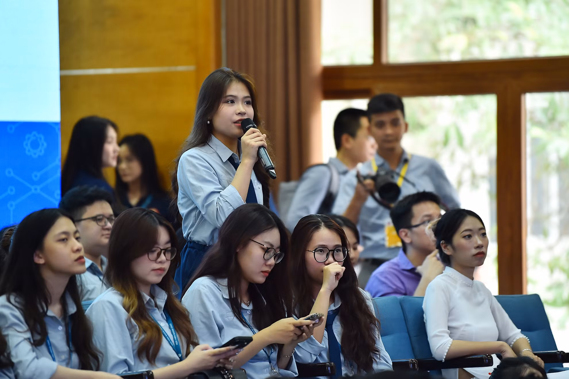 Các bạn sinh viên Học viện Ngoại giao tham gia buổi “Đối thoại giữa Tổng Thư ký ASEAN Kao Kim Hourn với thanh niên các nước ASEAN”.